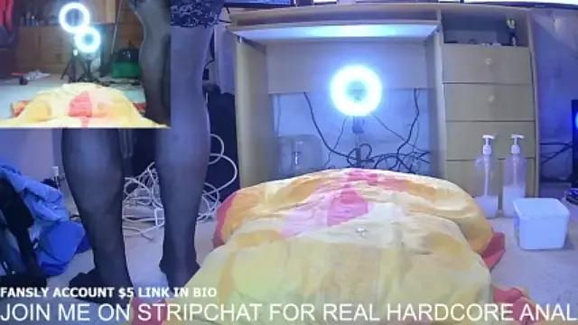 Try our streaming cams variety and talk on a personal level with our adorable girls streamers, showing off their bountiful shapes and dildos.
