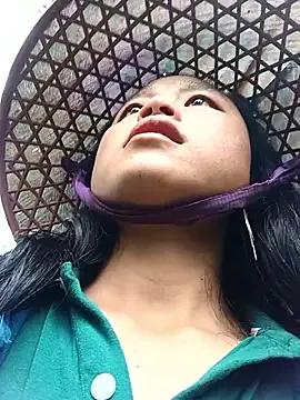 clara-cute from StripChat is Freechat