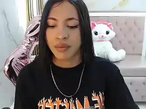 clara_evanss_s from StripChat is Freechat
