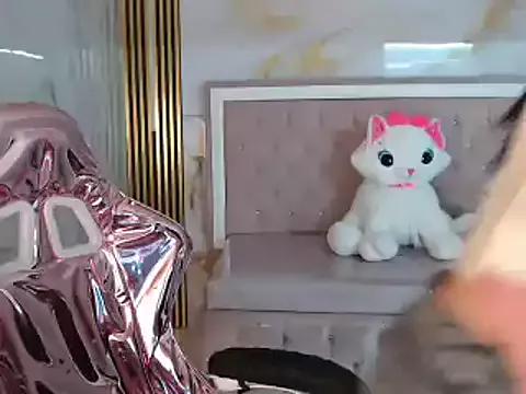 Try our streaming cams variety and talk on a personal level with our adorable girls streamers, showing off their bountiful shapes and dildos.