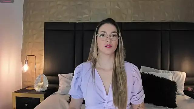 ClaradelMar from StripChat is Freechat
