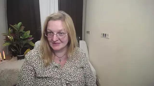 ClaraGrey from StripChat is Freechat