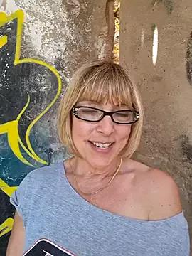 ClassyNAWTYBritMILF from StripChat is Freechat