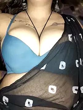 CLEAVAGE_QUEEN07 from StripChat is Freechat