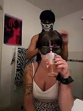 Try our streaming cams variety and talk on a personal level with our adorable girls streamers, showing off their bountiful shapes and dildos.