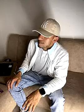 Clock77latin from StripChat is Freechat