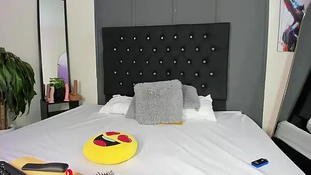 Try our streaming cams variety and talk on a personal level with our adorable girls streamers, showing off their bountiful shapes and dildos.