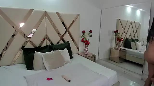 cloe_spencerr from StripChat is Freechat