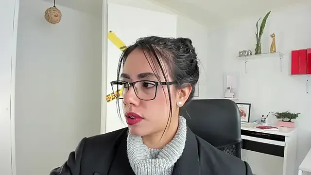 clumsiness_office69 from StripChat is Freechat