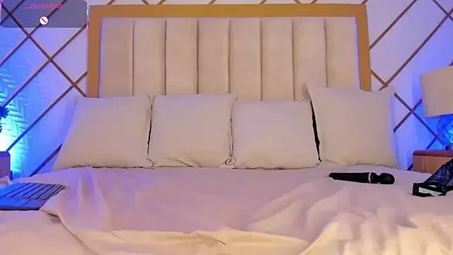 Try our streaming cams variety and talk on a personal level with our adorable girls streamers, showing off their bountiful shapes and dildos.
