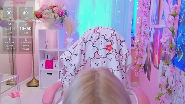 Coconut_Mia from StripChat
