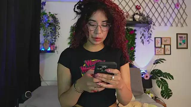 collins_Daph from StripChat is Freechat