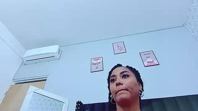 colombiamommy from StripChat