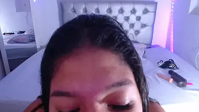 colombianmilf_ on StripChat 