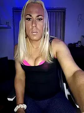 Connie_Pepper from StripChat is Freechat
