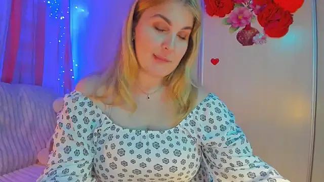 CoraSwon from StripChat is Freechat