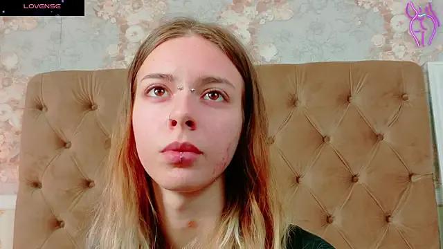 CoraVex from StripChat is Freechat