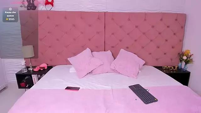 Try our streaming cams variety and talk on a personal level with our adorable girls streamers, showing off their bountiful shapes and dildos.