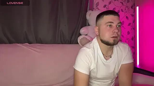 coupleinspire from StripChat is Freechat