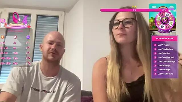 coupleonX2024 from StripChat is Freechat