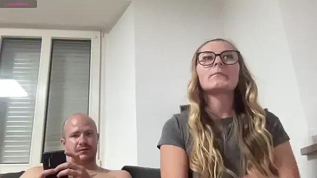 coupleonX2024 from StripChat is Freechat
