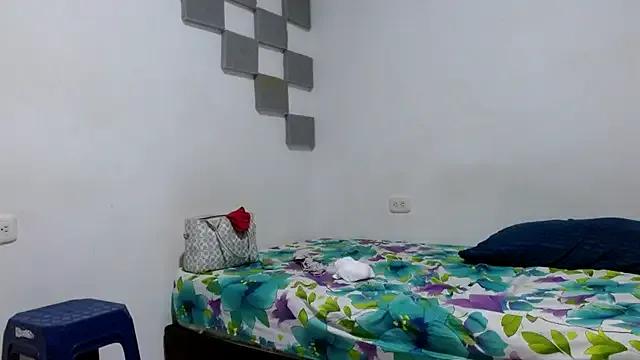 couples-hard-profond from StripChat is Freechat