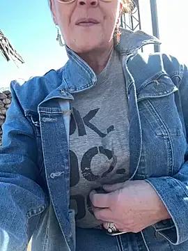 Cling to live show with cowgirlc from StripChat 