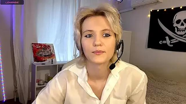 crazy_cutie from StripChat is Freechat