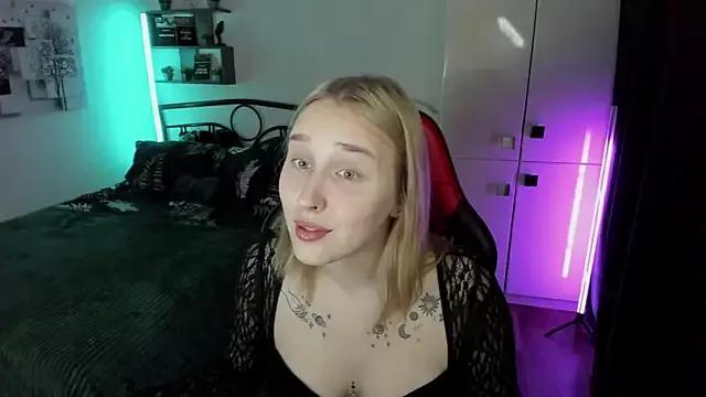 Try our streaming cams variety and talk on a personal level with our adorable girls streamers, showing off their bountiful shapes and dildos.