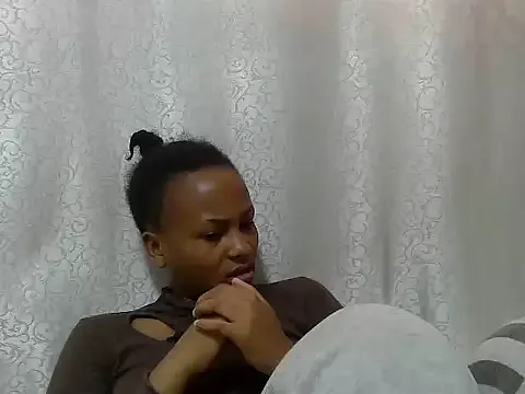 Creamybabee from StripChat is Freechat