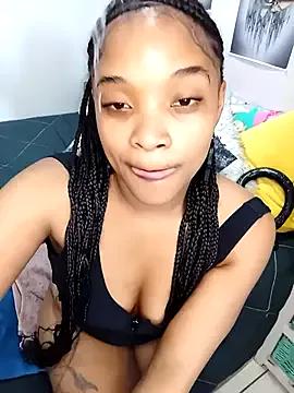 CREAMYCUPCAKExxx from StripChat is Freechat