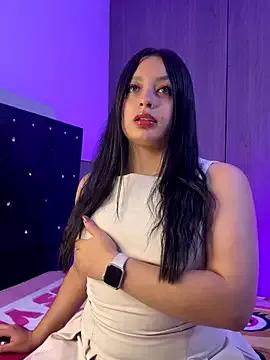 Crisnielle from StripChat is Freechat
