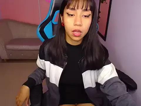 cristal11_ch from StripChat is Freechat