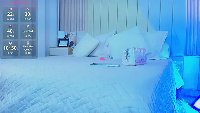 Cristal_amour from StripChat is Freechat