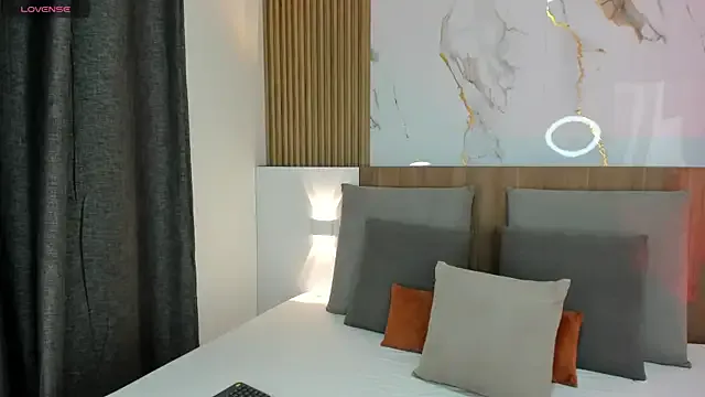 Try our streaming cams variety and talk on a personal level with our adorable girls streamers, showing off their bountiful shapes and dildos.