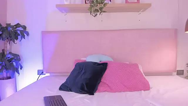 Try our streaming cams variety and talk on a personal level with our adorable girls streamers, showing off their bountiful shapes and dildos.