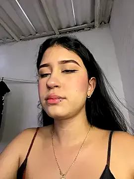 cristalxxx_hott from StripChat is Freechat