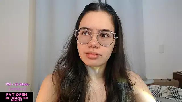 crystalll_room from StripChat is Freechat