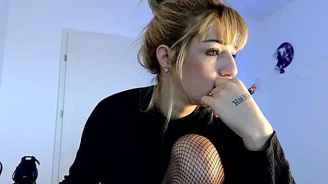 crystalxx18 from StripChat is Freechat