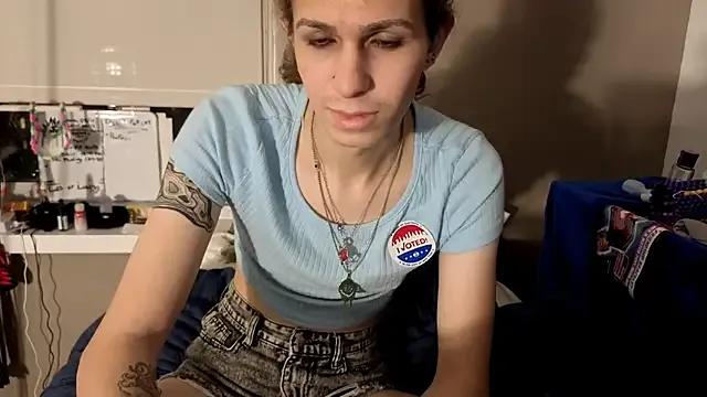 cuddlyavenue from StripChat is Freechat