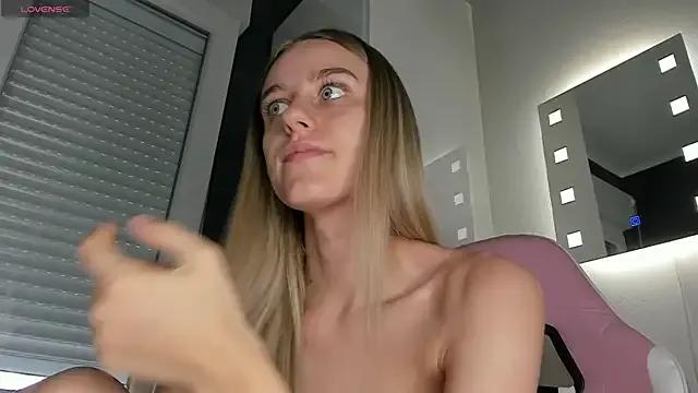 cumalloverme_ from StripChat is Freechat