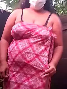 curelybaby from StripChat is Freechat