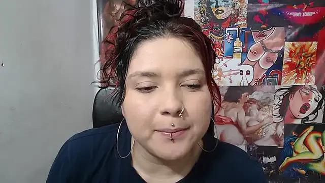 Curvy-Queen from StripChat is Freechat