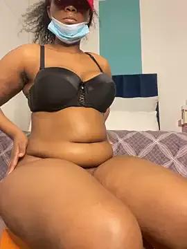 Curvy_SquirtMachine from StripChat