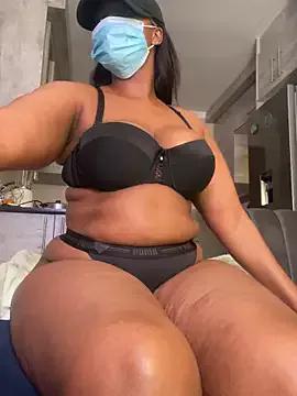 Curvy_SquirtMachine from StripChat
