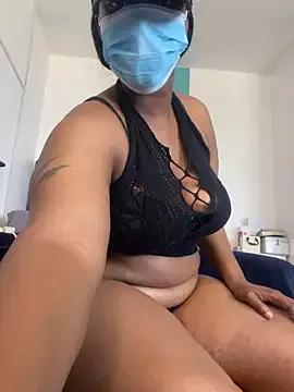 Curvy_SquirtMachine from StripChat