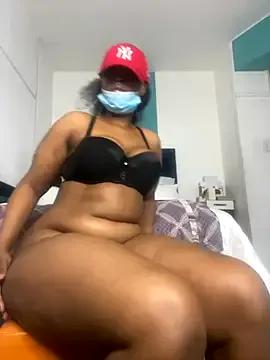 Curvy_SquirtMachine from StripChat
