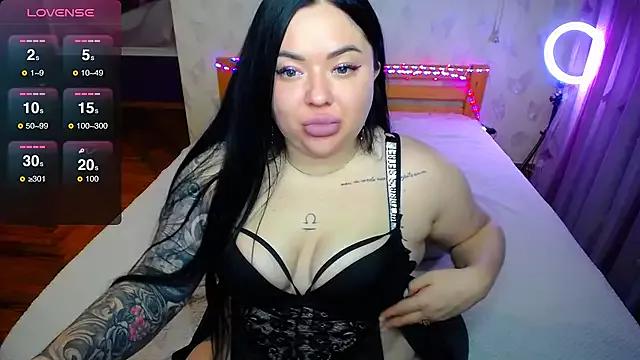 Curvy_star from StripChat is Freechat