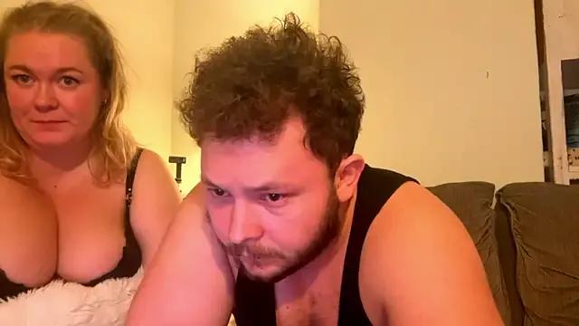 CurvyMilfWithBigJugs from StripChat is Freechat