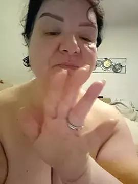 curvymilfxx990 from StripChat is Freechat
